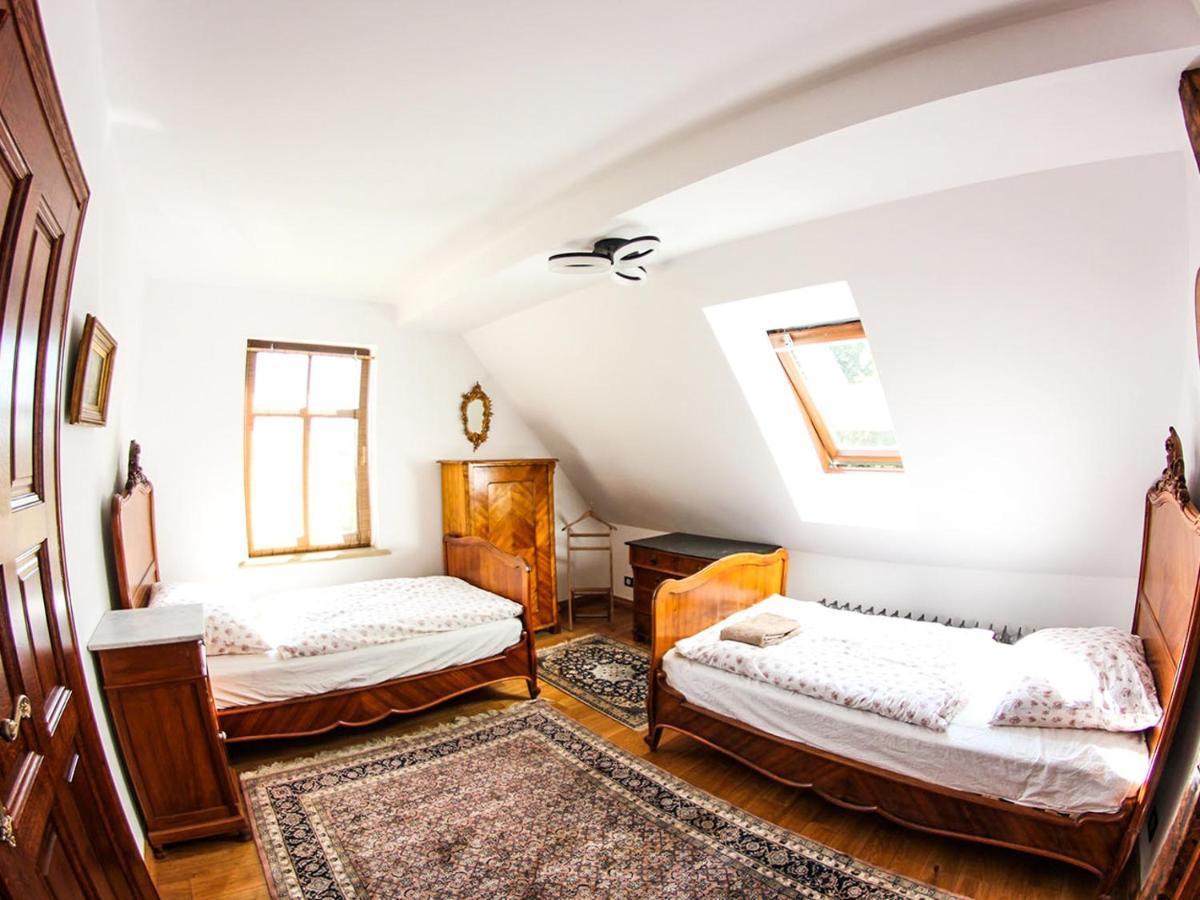 Ksiaz Wielkopolski Dwor Gogolewo Nad Warta Bed & Breakfast エクステリア 写真