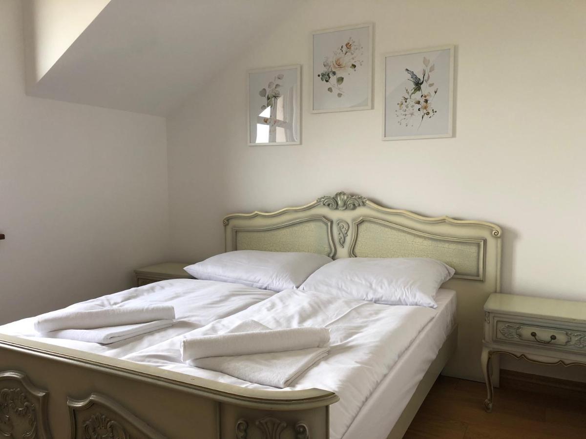 Ksiaz Wielkopolski Dwor Gogolewo Nad Warta Bed & Breakfast エクステリア 写真