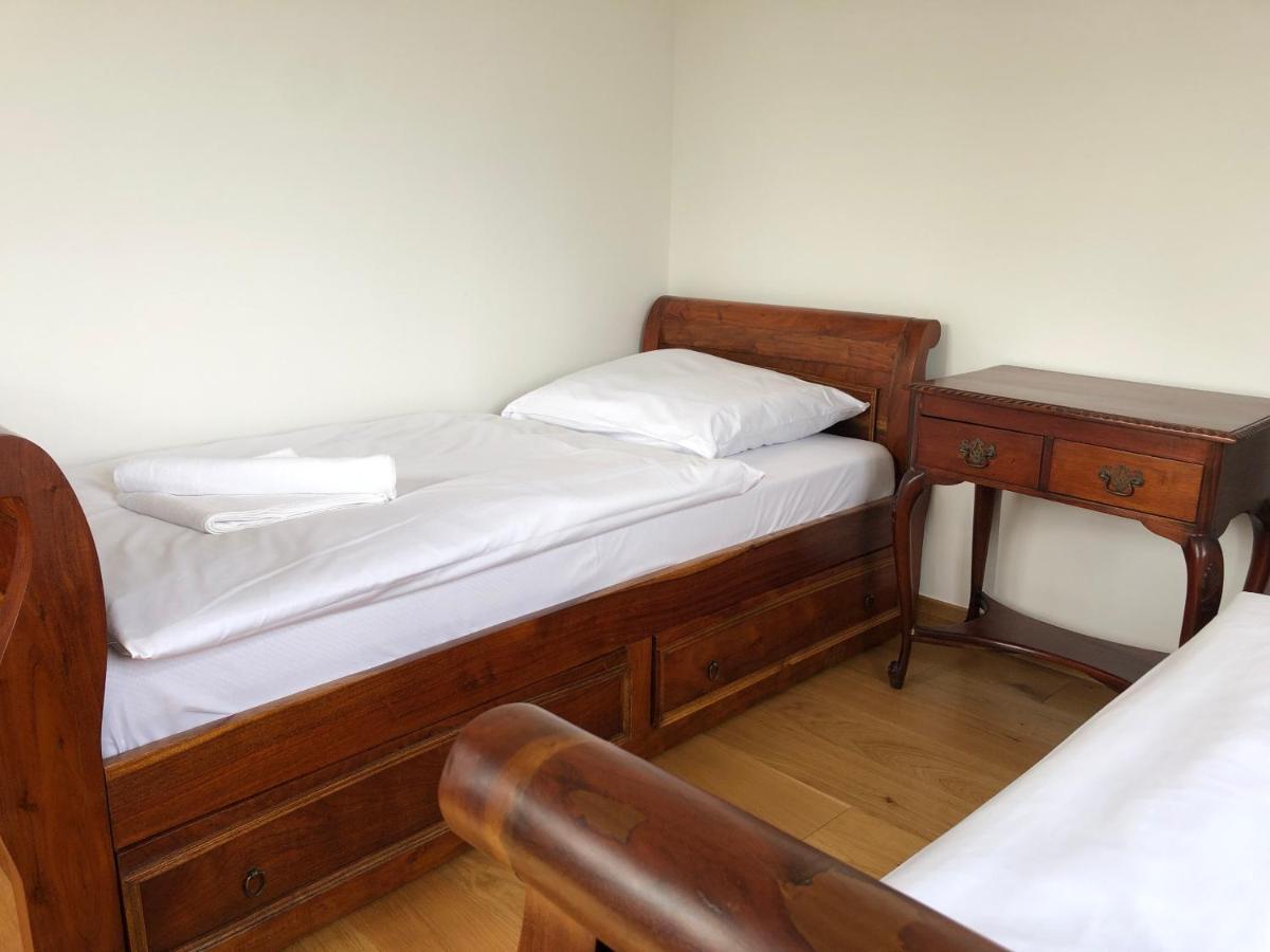 Ksiaz Wielkopolski Dwor Gogolewo Nad Warta Bed & Breakfast エクステリア 写真